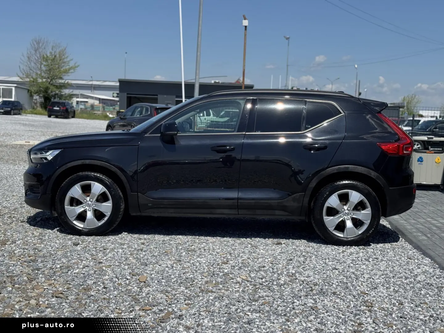 Volvo XC 40 2.0 D3 “Momentum Pro”