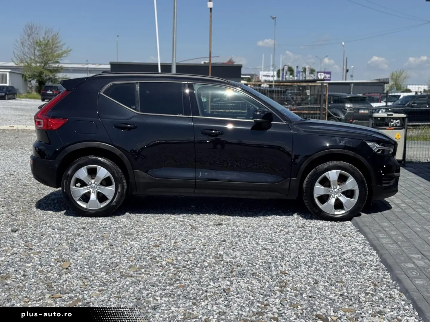 Volvo XC 40 2.0 D3 “Momentum Pro”