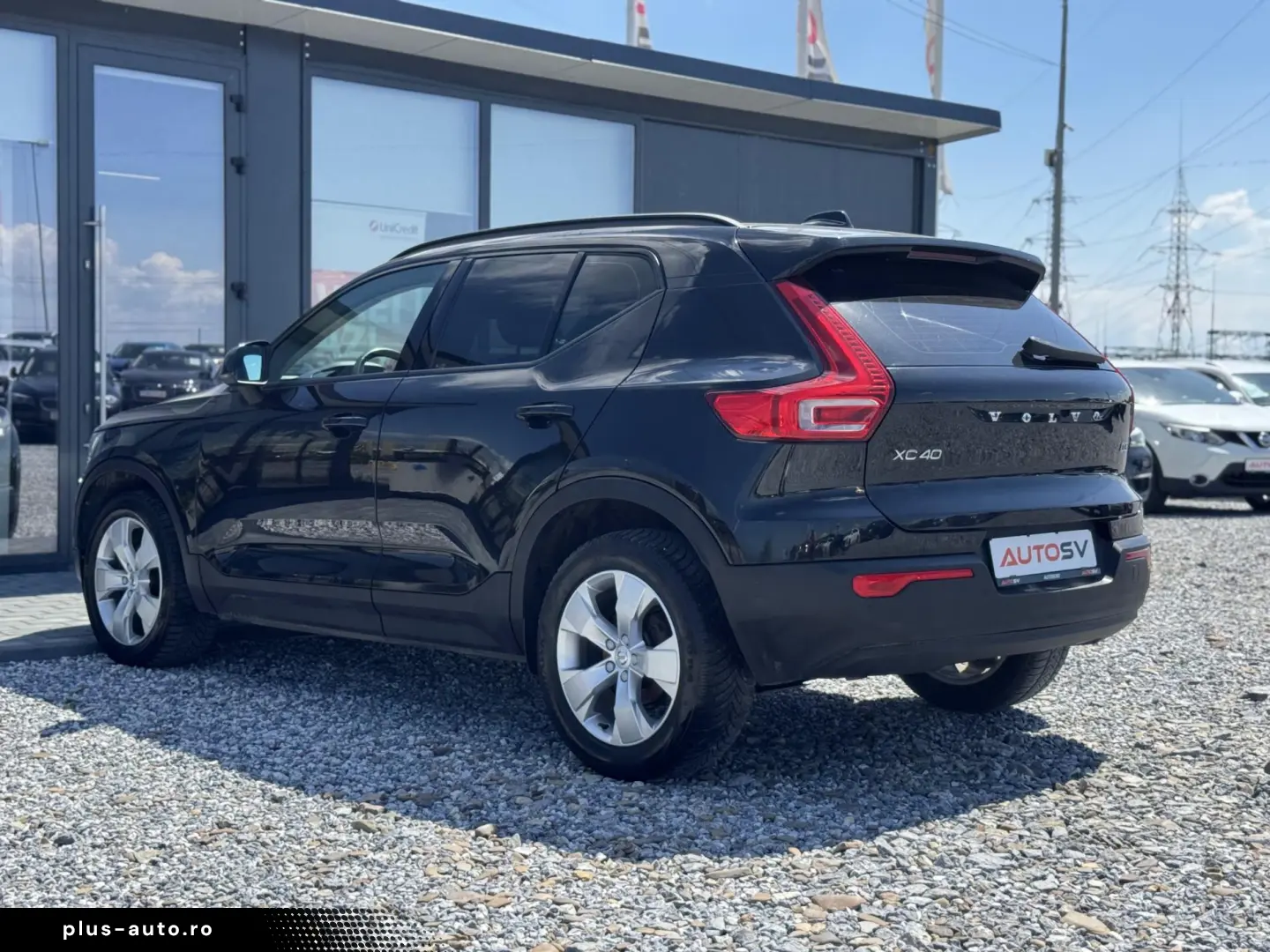 Volvo XC 40 2.0 D3 “Momentum Pro”