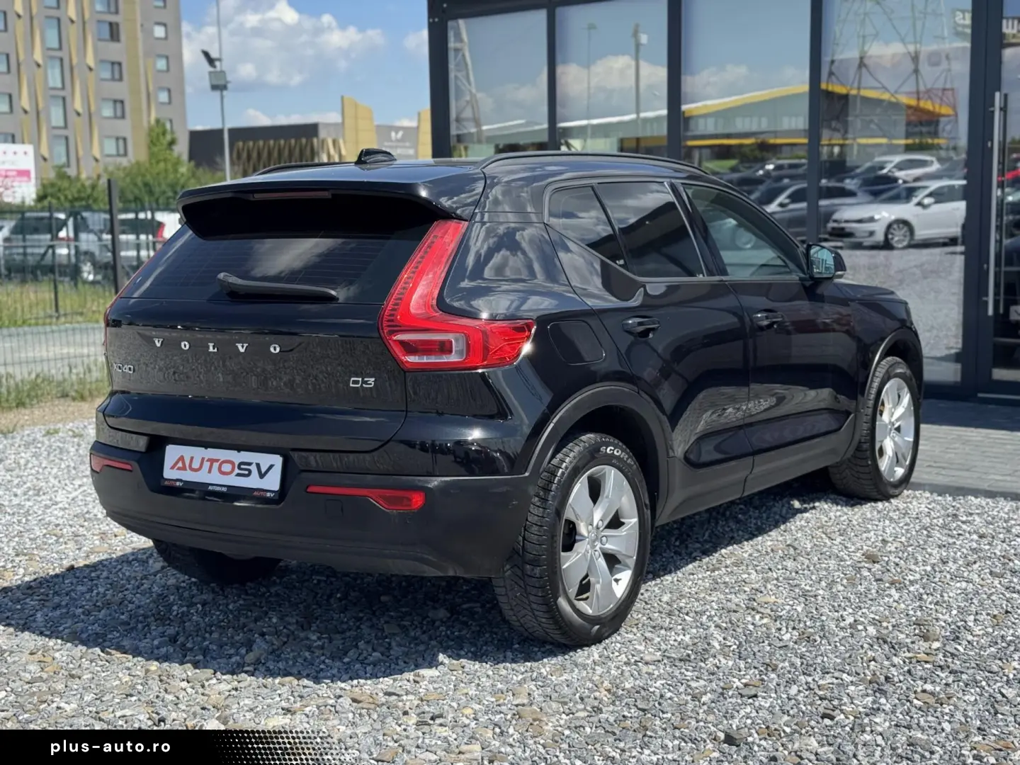 Volvo XC 40 2.0 D3 “Momentum Pro”