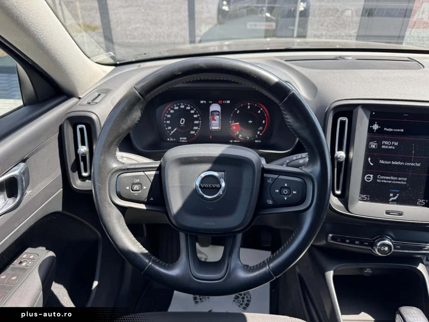 Volvo XC 40 2.0 D3 “Momentum Pro”