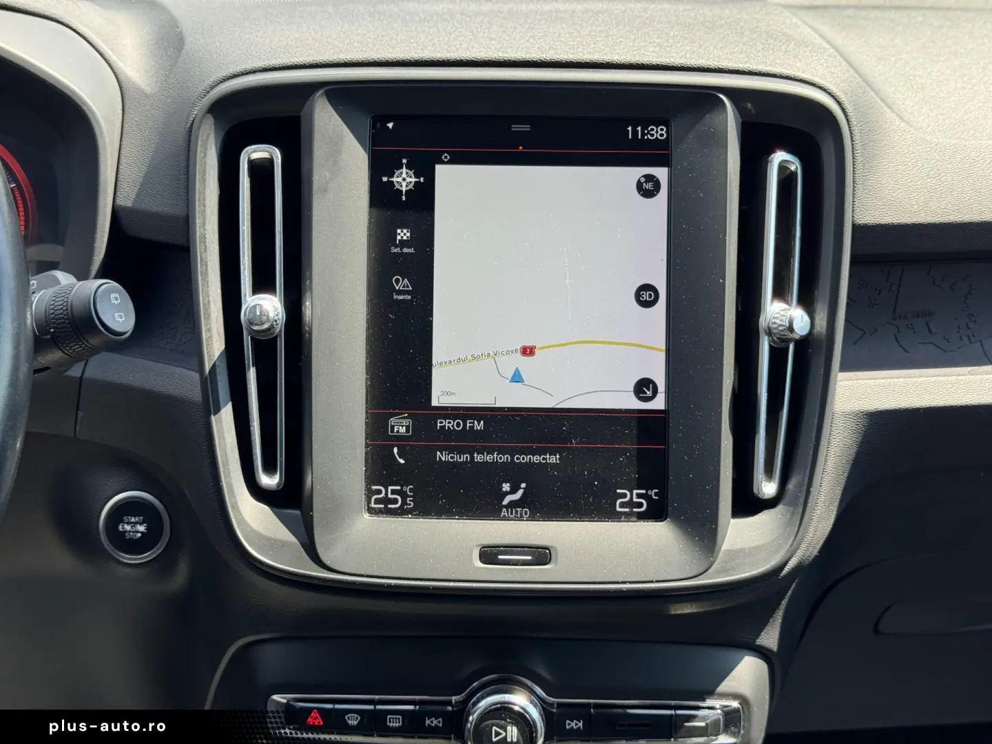 Volvo XC 40 2.0 D3 “Momentum Pro”