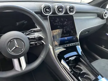 MERCEDES-BENZ GLC 220 d 4MATIC AMG LINE PANO 360