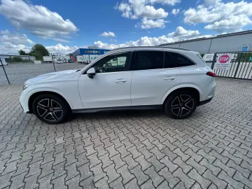 MERCEDES-BENZ GLC 220 d 4MATIC AMG LINE PANO 360