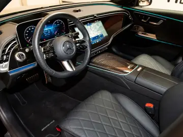 MERCEDES-BENZ E 220 d AMG LINE NIGHT PACKAGE PANO HUD