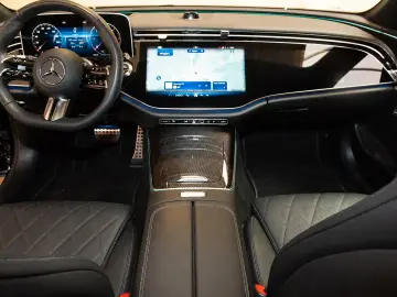 MERCEDES-BENZ E 220 d AMG LINE NIGHT PACKAGE PANO HUD