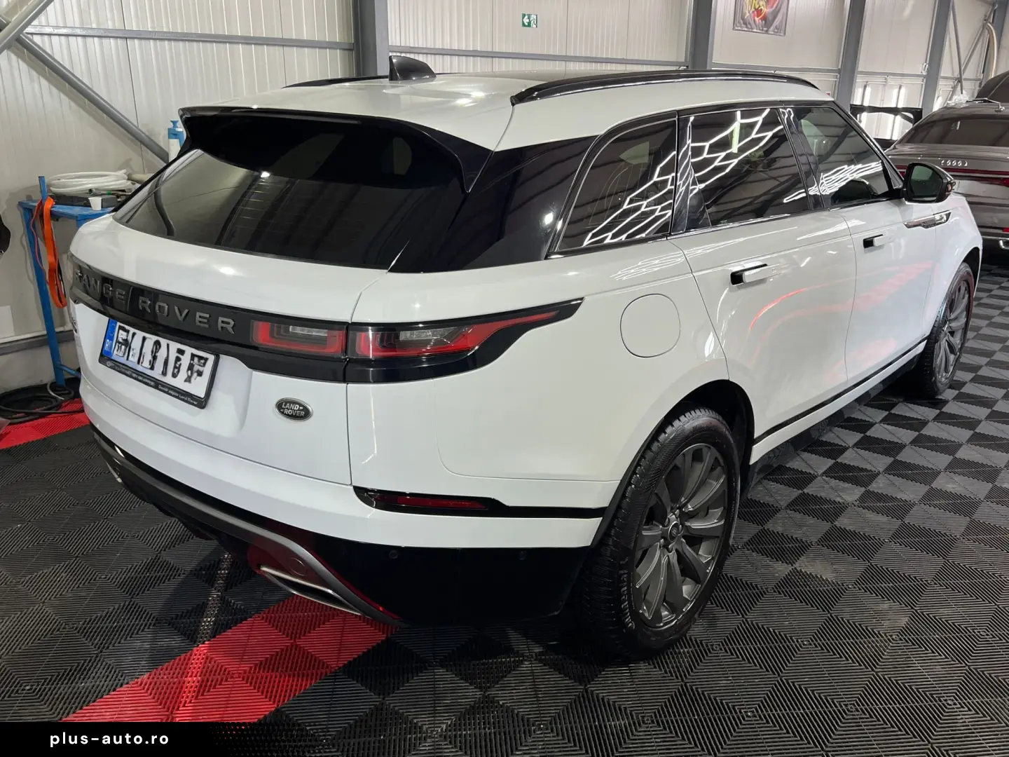 Range Rover Velar D300 SE 300 CP. R-Dynamic. Romania-de NOU.