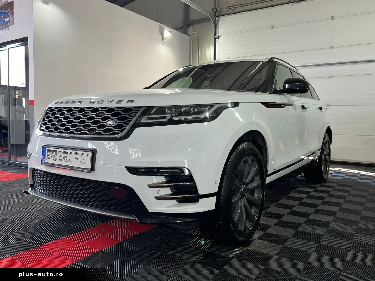 Range Rover Velar D300 SE 300 CP. R-Dynamic. Romania-de NOU.