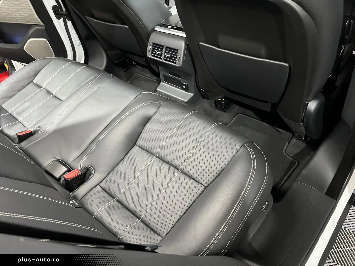 Range Rover Velar D300 SE 300 CP. R-Dynamic. Romania-de NOU.