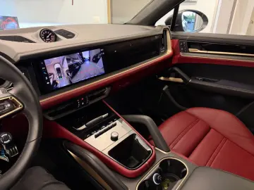PORSCHE CAYENNE TURBO E-HYBRID PANO • HEAD-UP