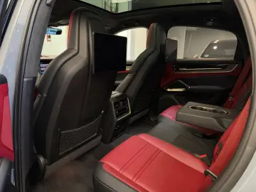 PORSCHE CAYENNE TURBO E-HYBRID PANO • HEAD-UP