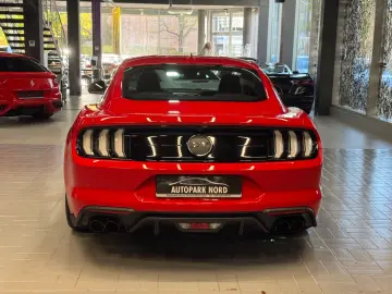 FORD MUSTANG GT FASTBACK PERFORMANCE PACK