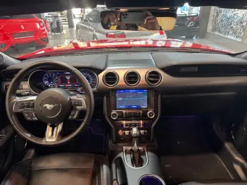 FORD MUSTANG GT FASTBACK PERFORMANCE PACK