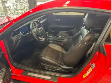 FORD MUSTANG GT FASTBACK PERFORMANCE PACK