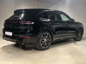 Porsche Cayenne Black Edition