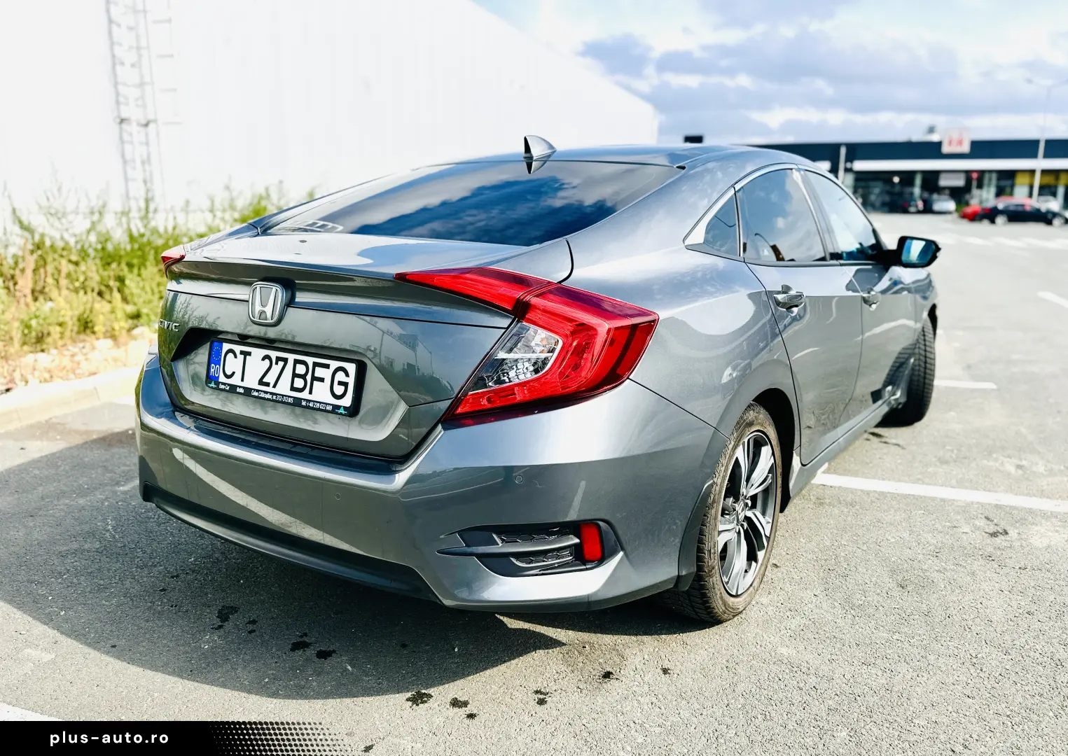 Honda Civic 1.5 VTEC Turbo 182 CP