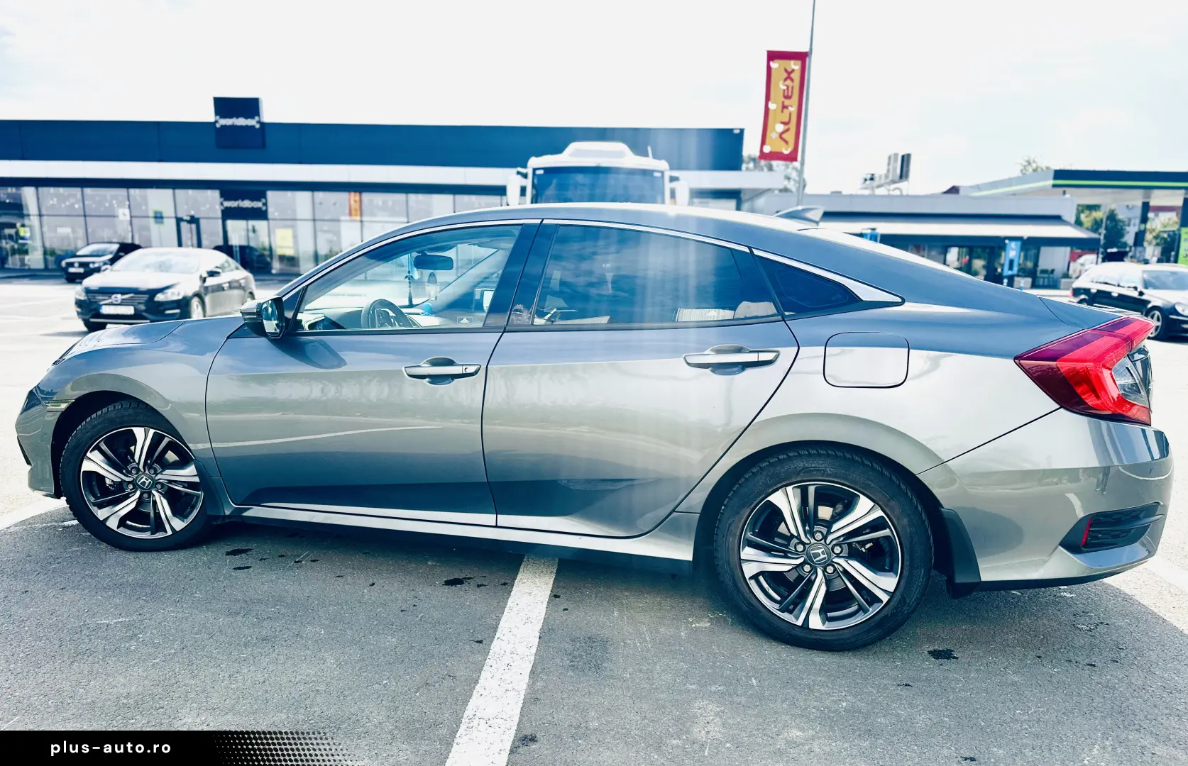 Honda Civic 1.5 VTEC Turbo 182 CP