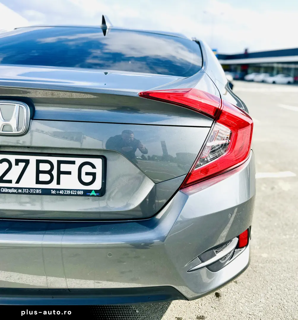 Honda Civic 1.5 VTEC Turbo 182 CP