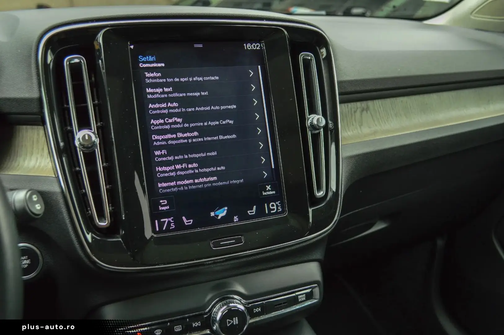 VOLVO XC40 2020 — imagine 17