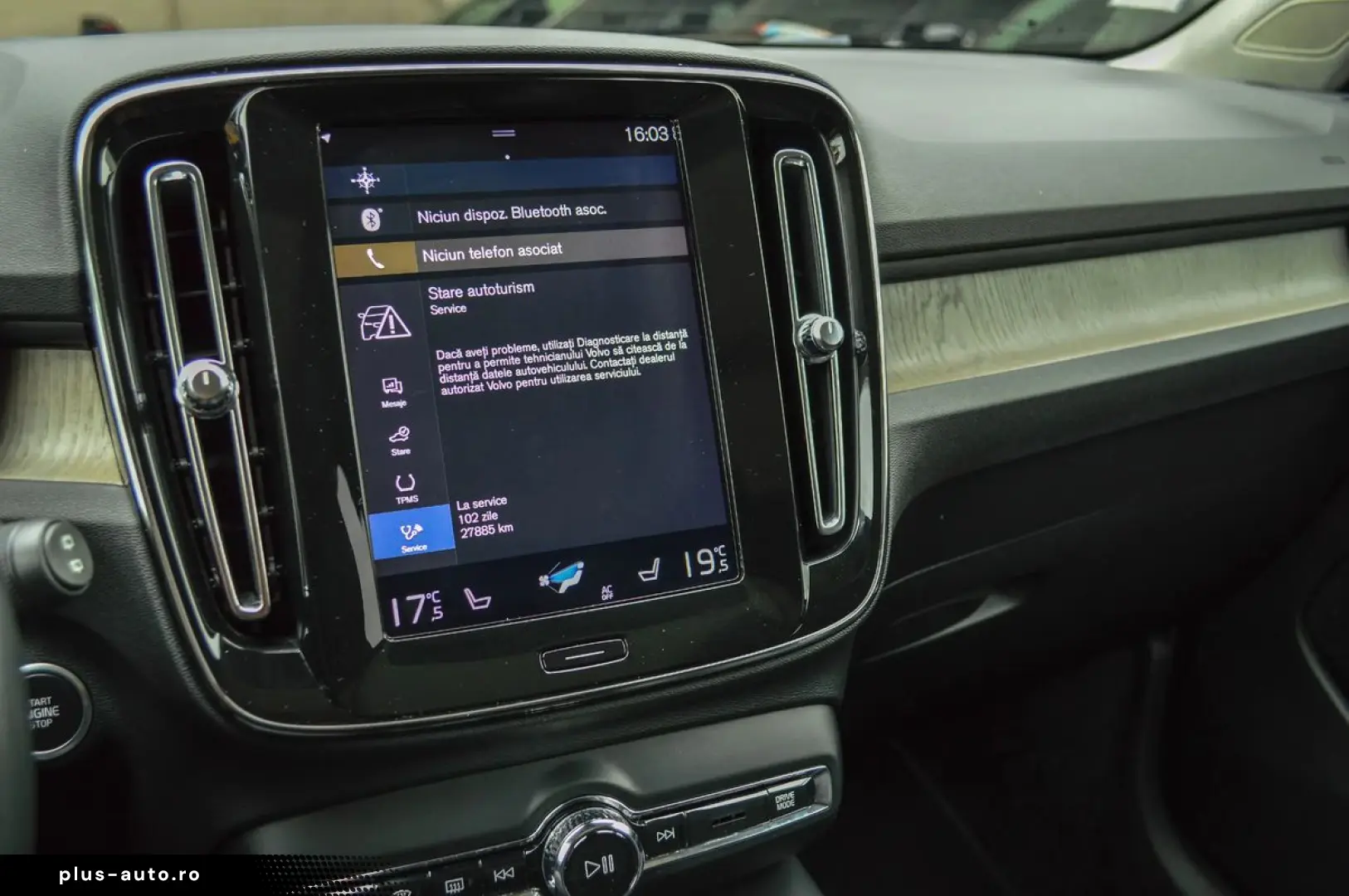 VOLVO XC40 2020 — imagine 18