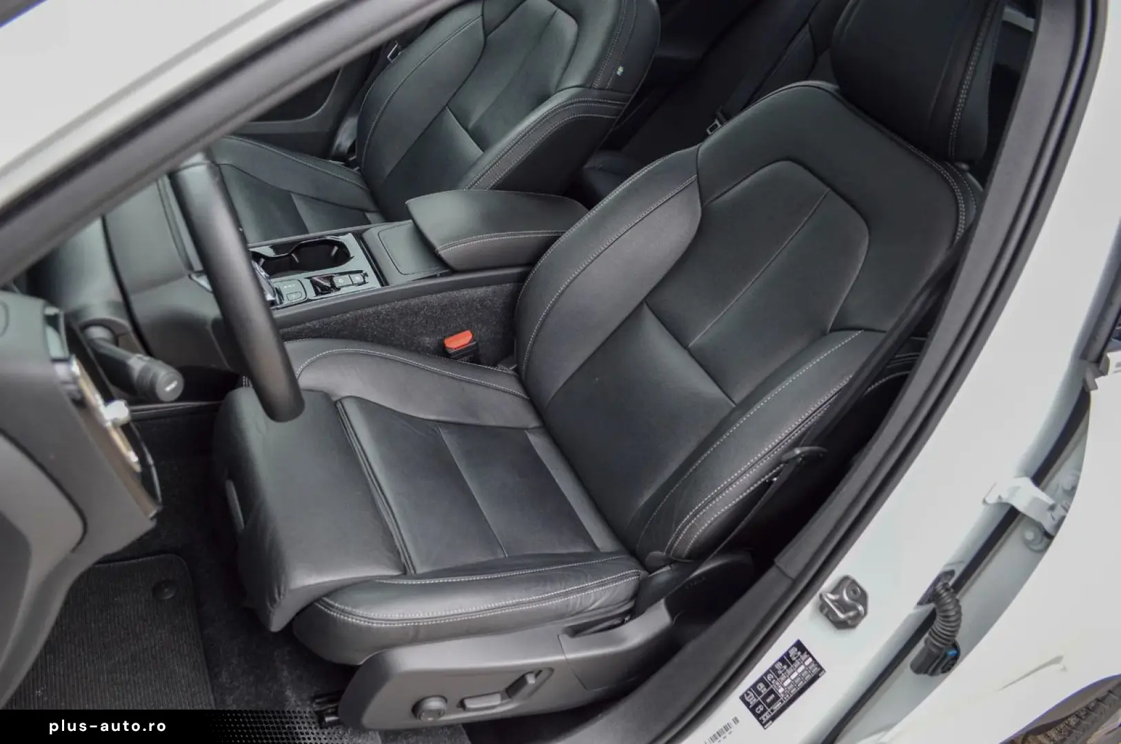VOLVO XC40 2020 — imagine 20