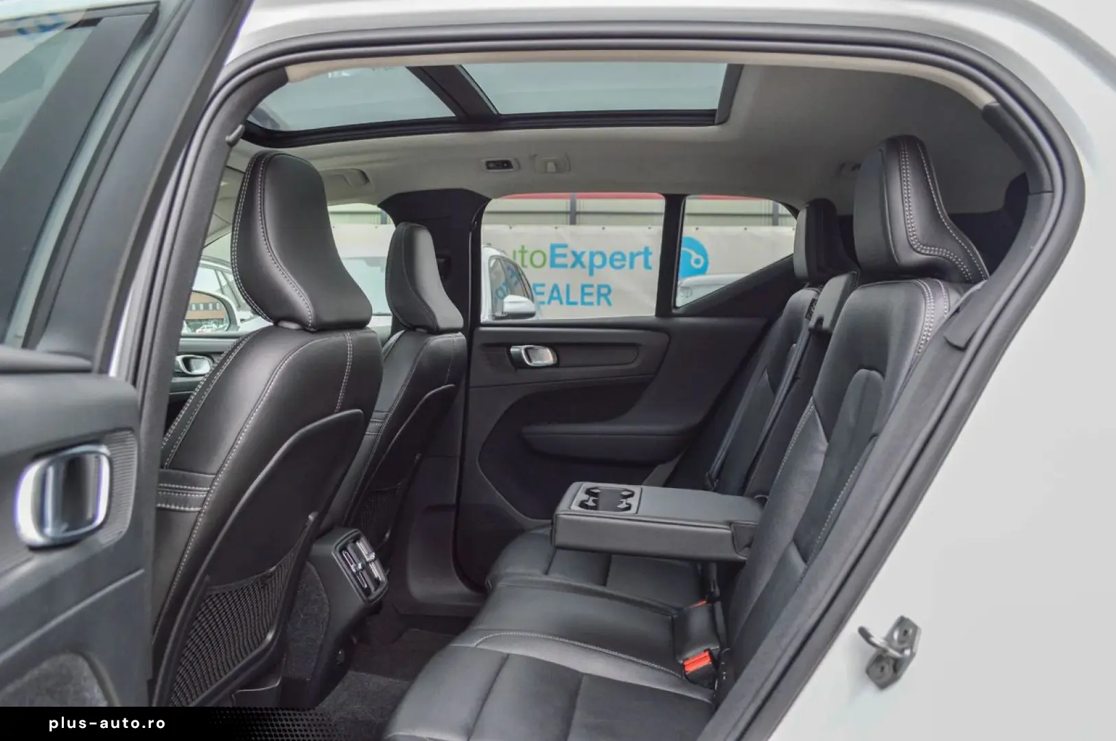 VOLVO XC40 2020 — imagine 21
