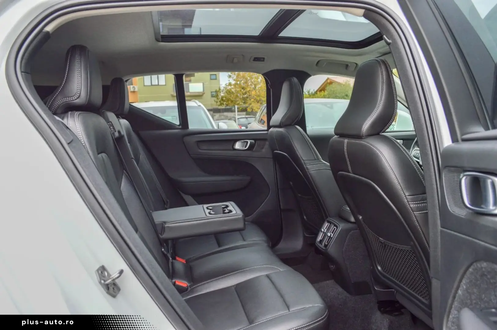 VOLVO XC40 2020 — imagine 22