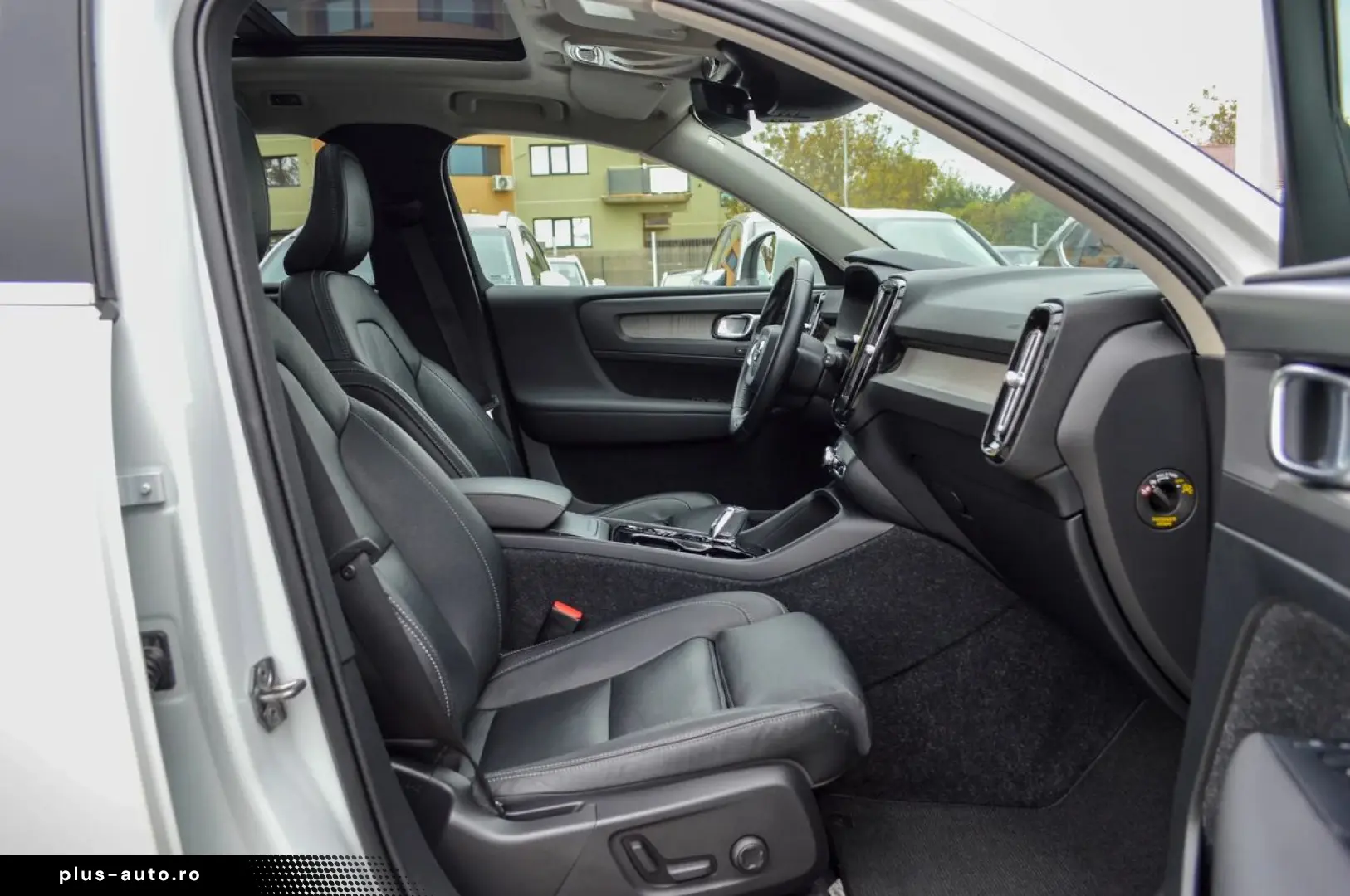 VOLVO XC40 2020 — imagine 24
