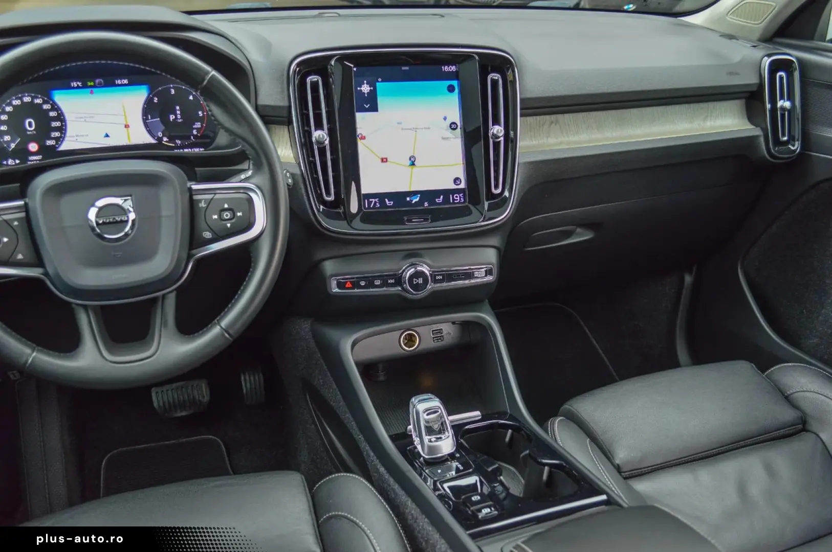 VOLVO XC40 2020 — imagine 28