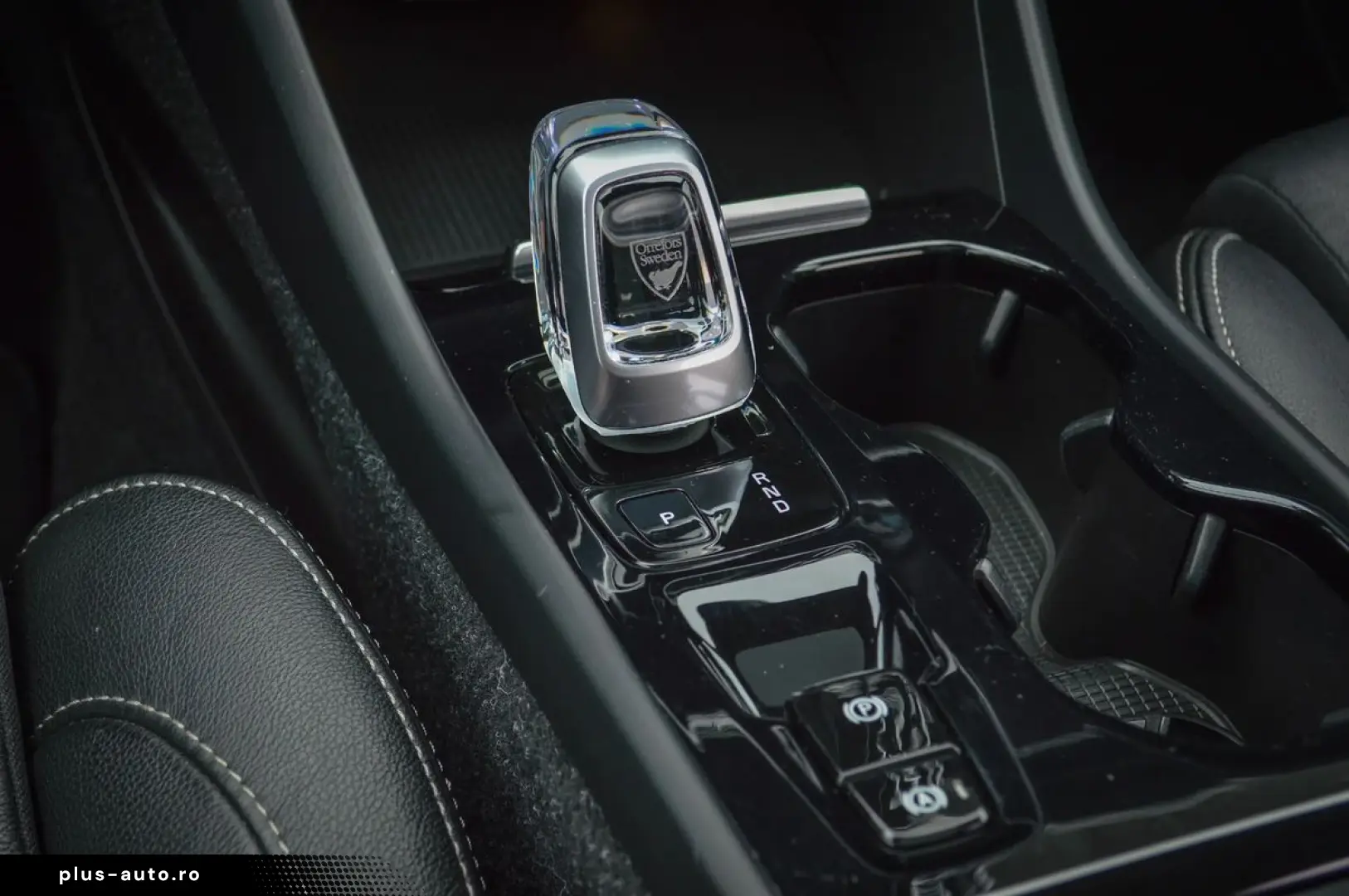 VOLVO XC40 2020 — imagine 29