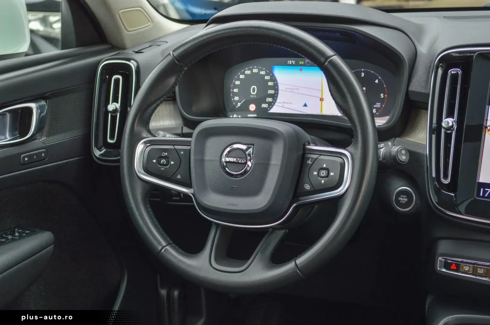 VOLVO XC40 2020 — imagine 30