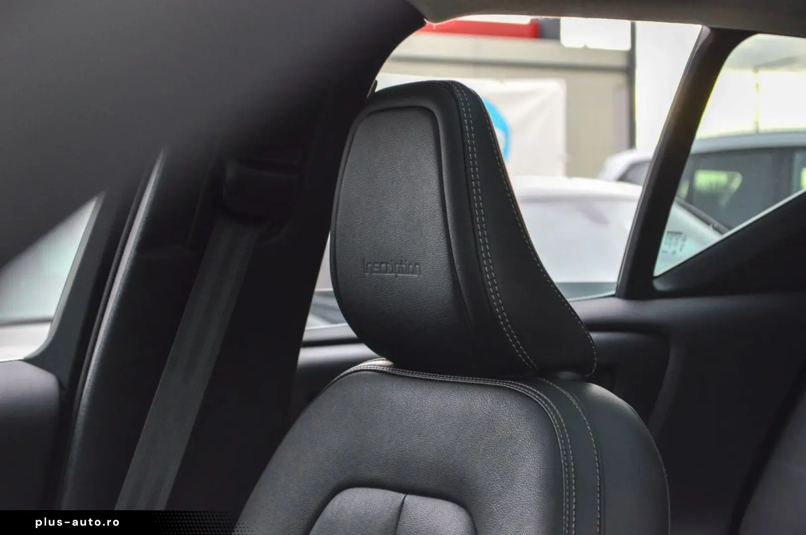 VOLVO XC40 2020 — imagine 32