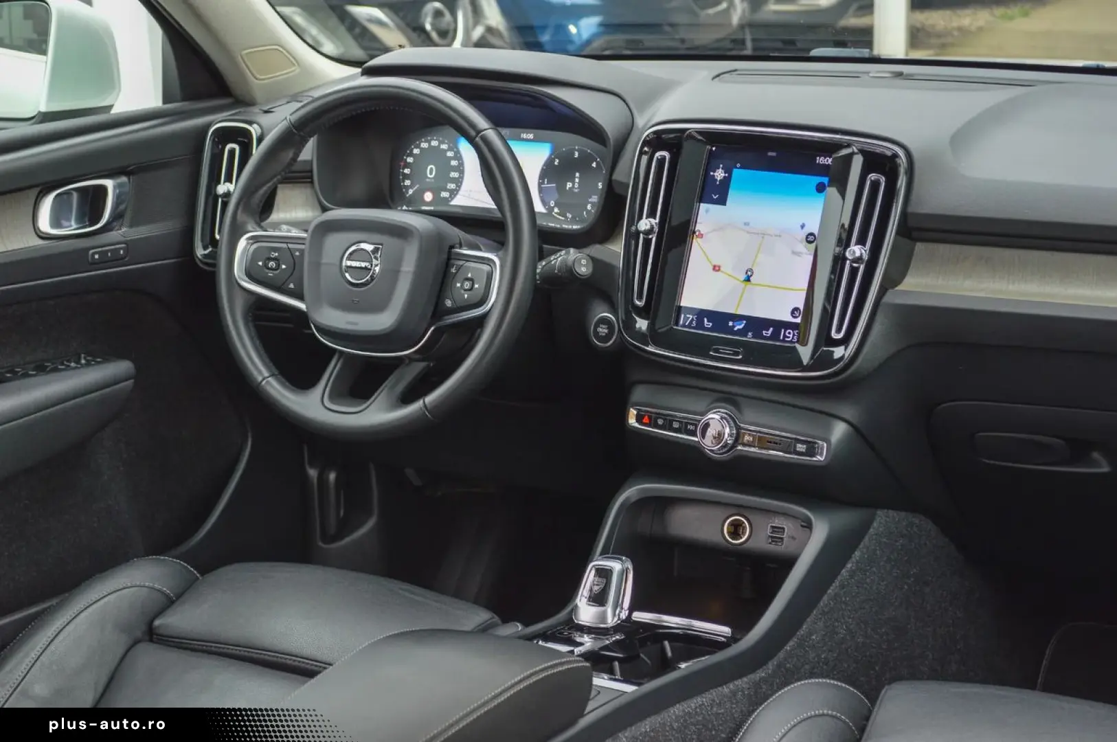 VOLVO XC40 2020 — imagine 34