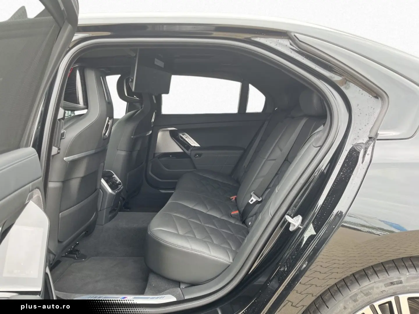 BMW 740d xD M Sport TV – B& W – Direcție integrală
