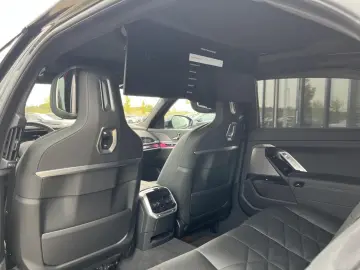 BMW 740d xD M Sport TV – B& W – Direcție integrală