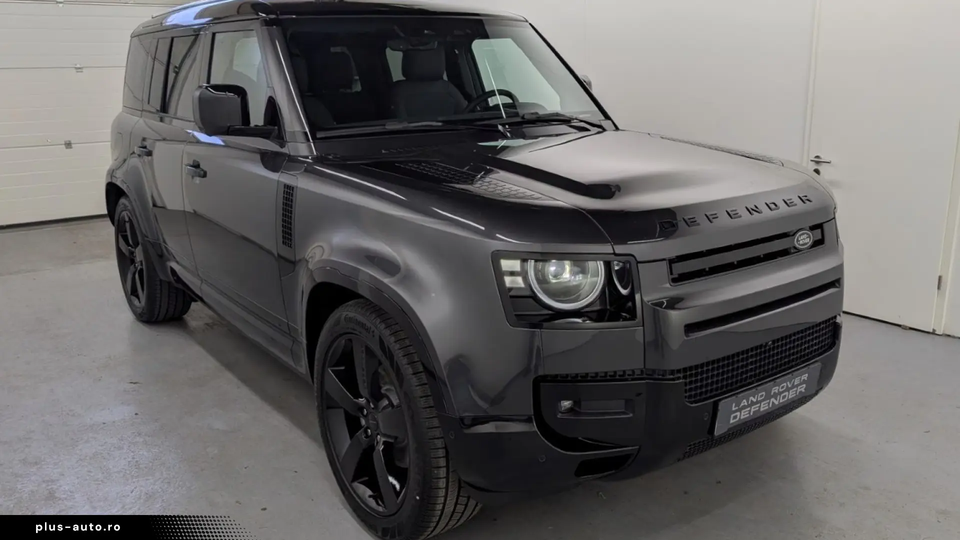 Land Rover Defender D250 X-Dynamic SE AHK Pano