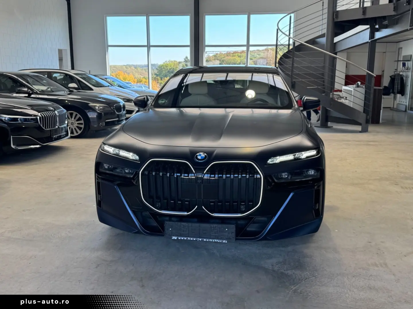 BMW 750e xDrive Individual Pret nou186.900 €   TV
