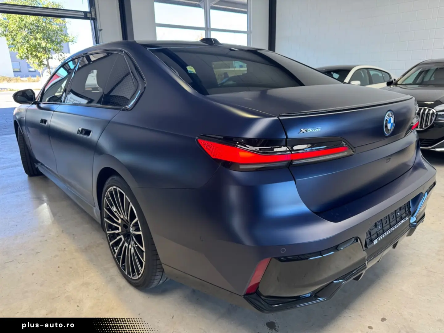 BMW 750e xDrive Individual Pret nou186.900 €   TV