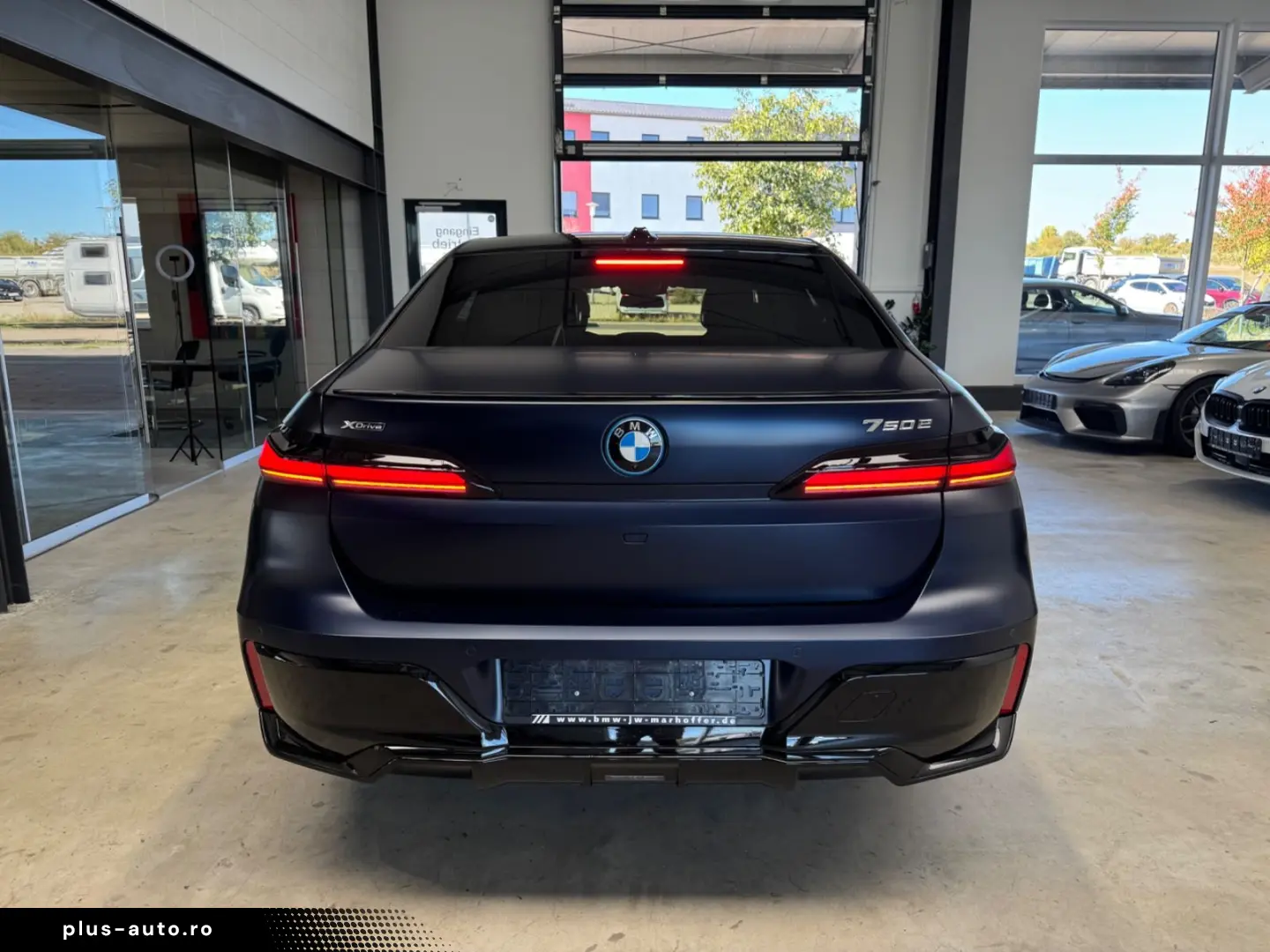 BMW 750e xDrive Individual Pret nou186.900 €   TV