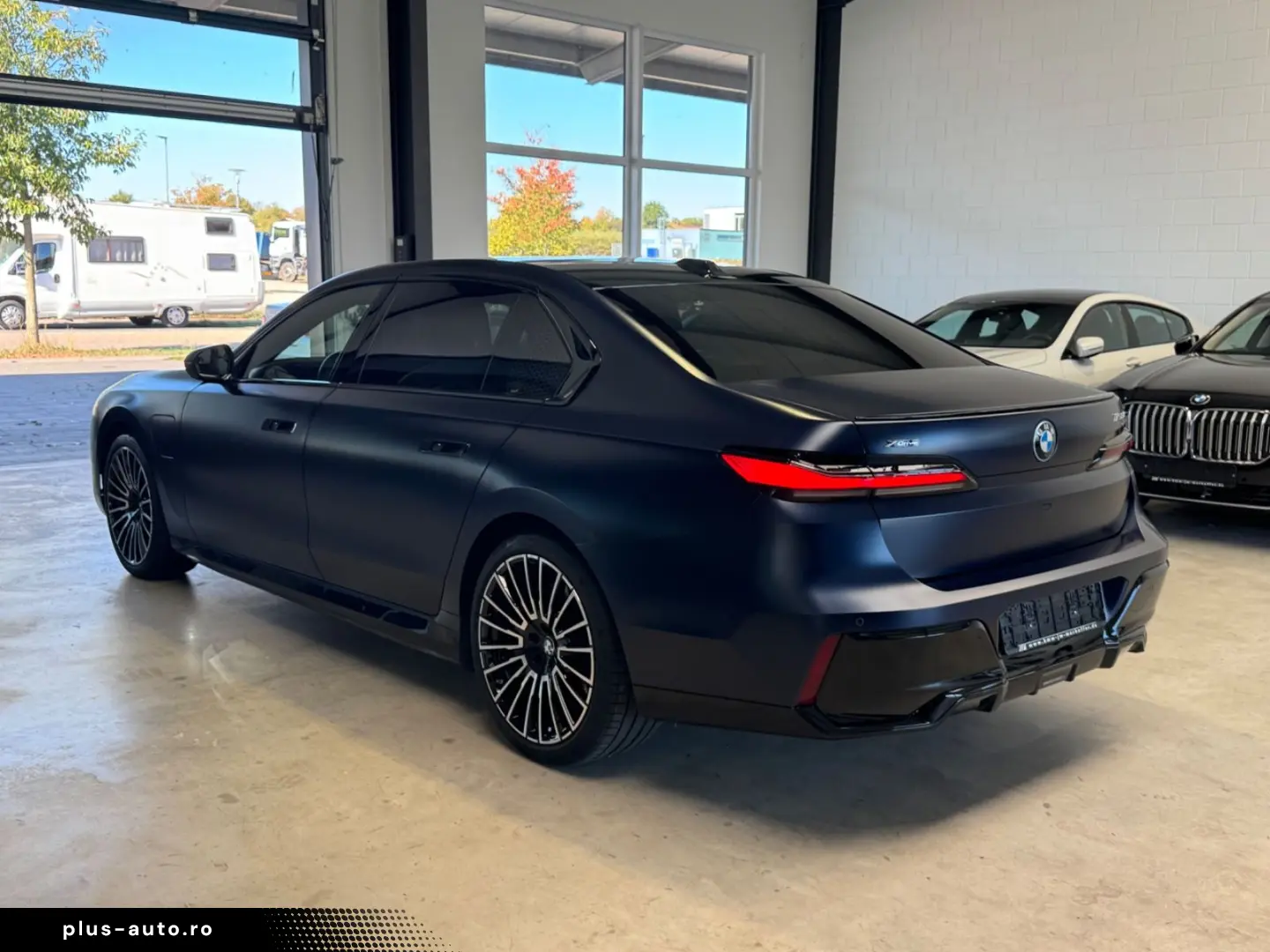BMW 750e xDrive Individual Pret nou186.900 €   TV