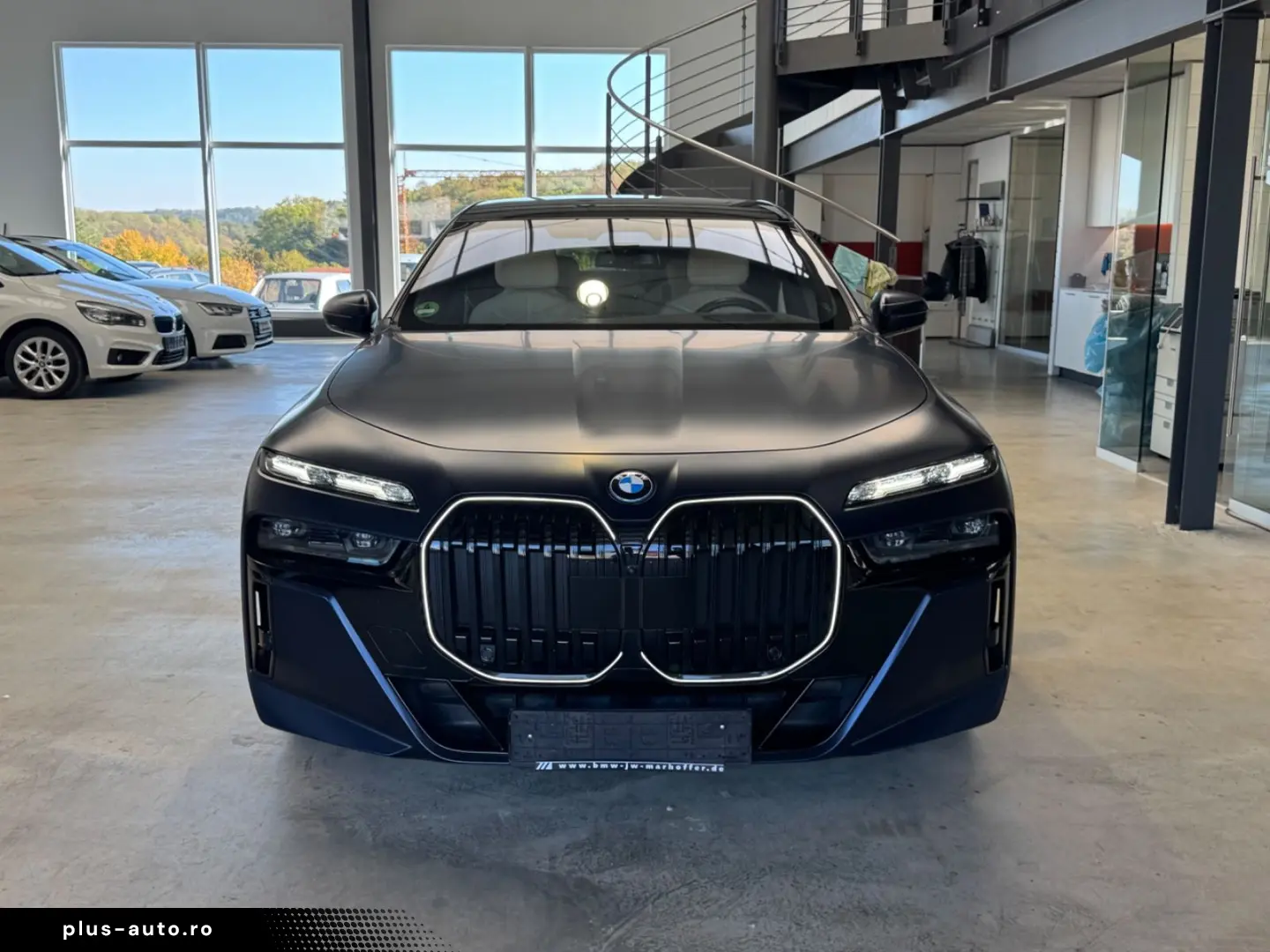 BMW 750e xDrive Individual Pret nou186.900 €   TV