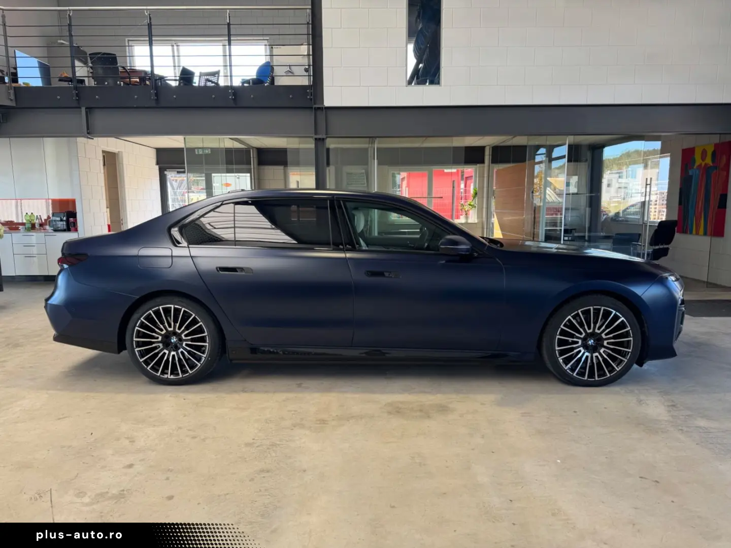 BMW 750e xDrive Individual Pret nou186.900 €   TV