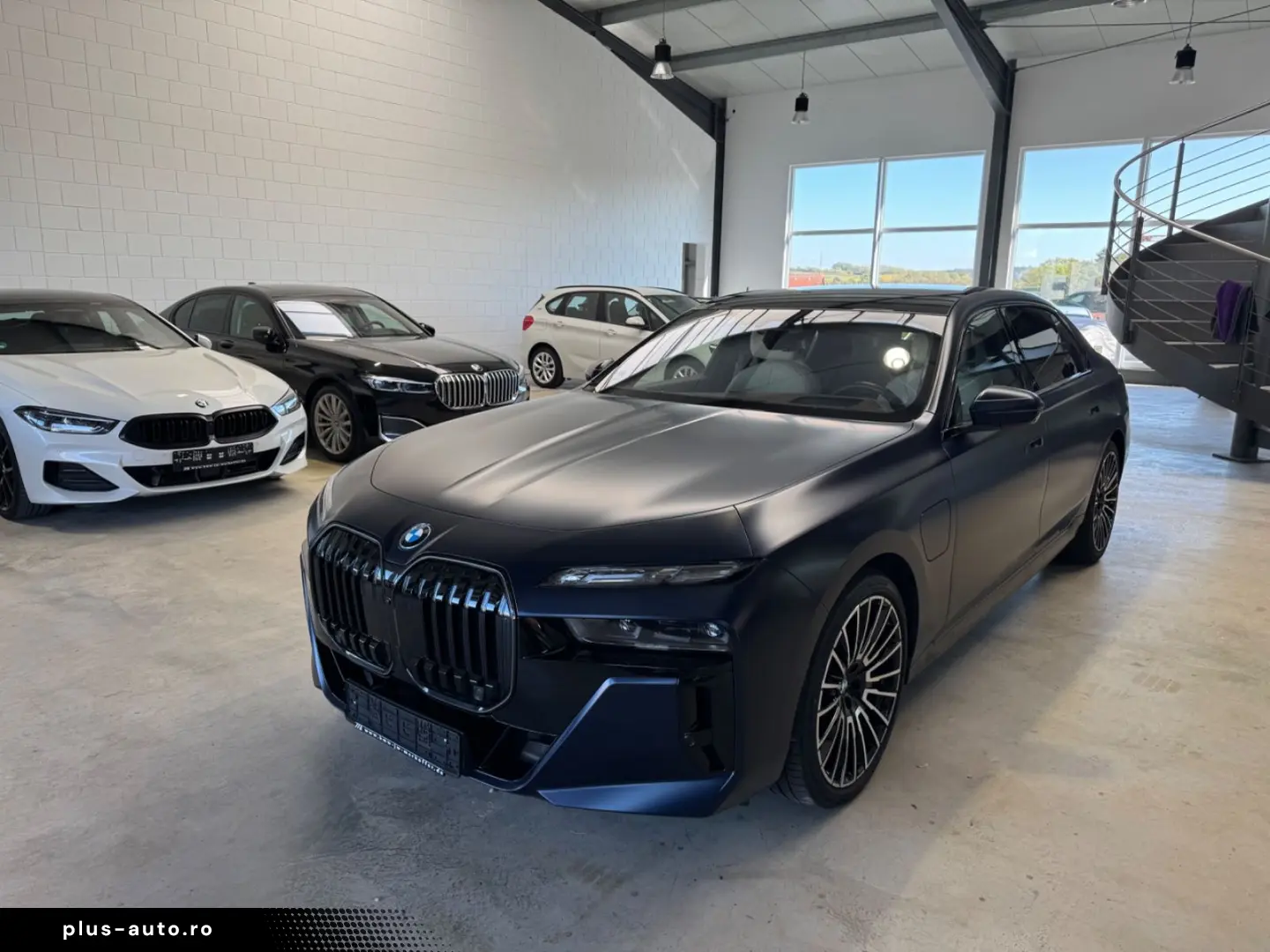 BMW 750e xDrive Individual Pret nou186.900 €   TV