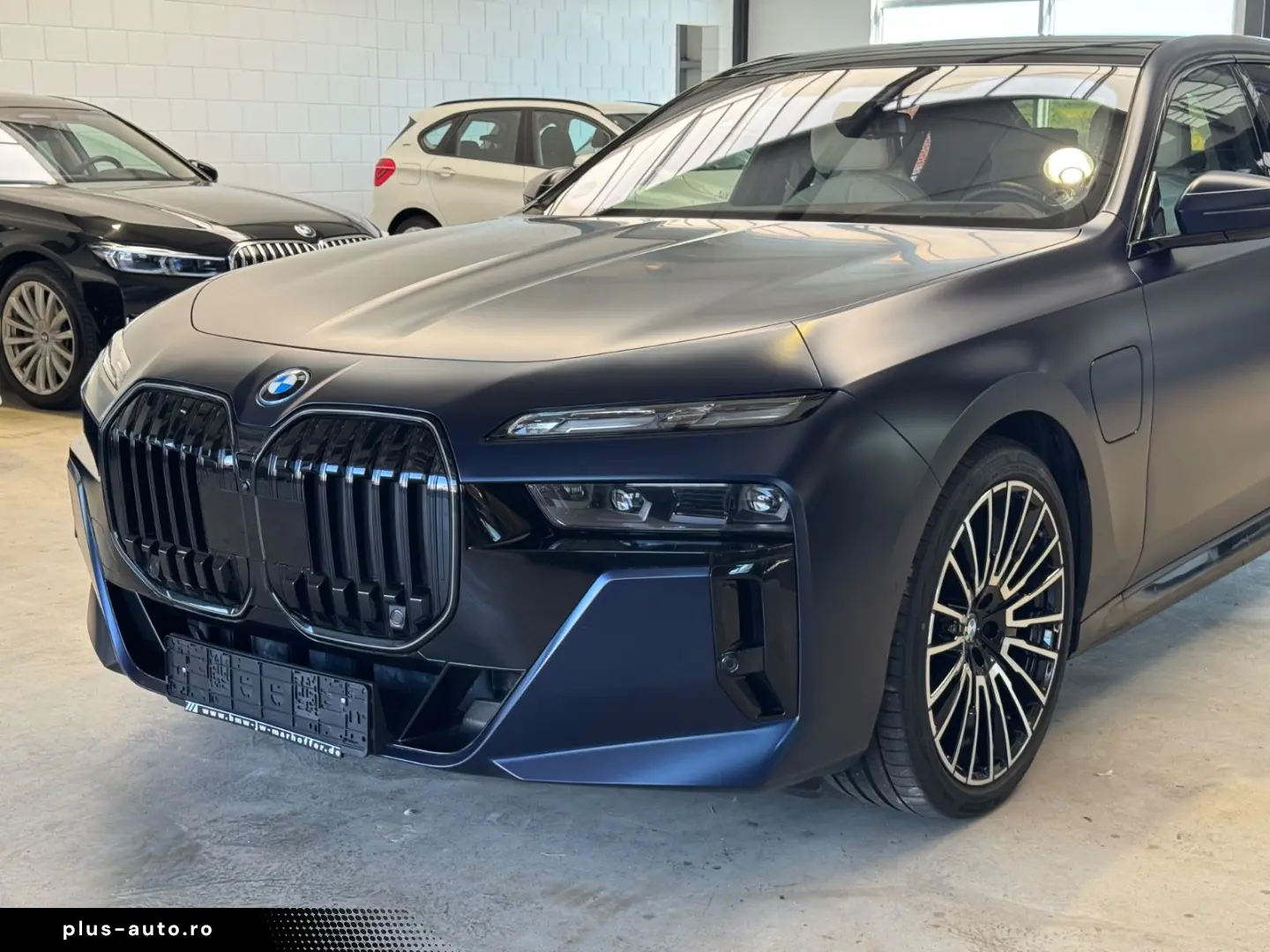BMW 750e xDrive Individual Pret nou186.900 €   TV