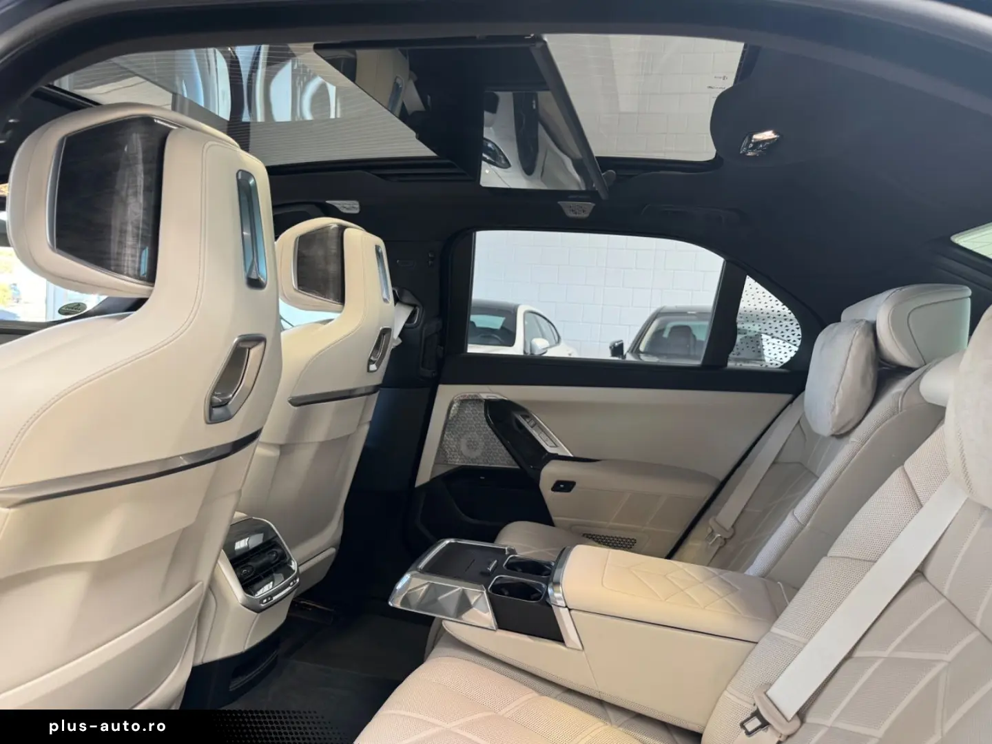 BMW 750e xDrive Individual Pret nou186.900 €   TV