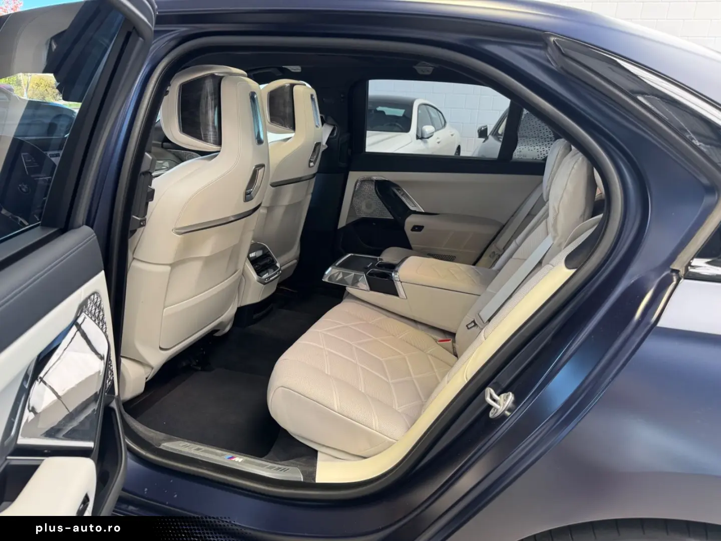 BMW 750e xDrive Individual Pret nou186.900 €   TV