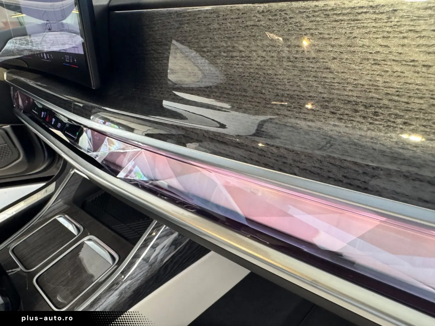 BMW 750e xDrive Individual Pret nou186.900 €   TV