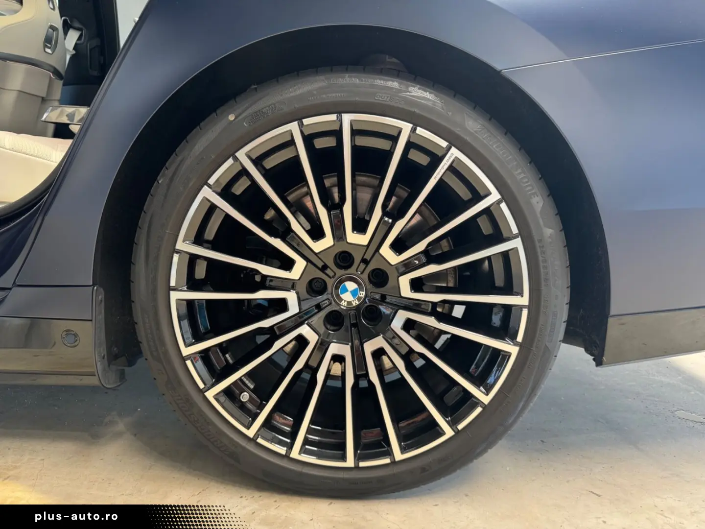BMW 750e xDrive Individual Pret nou186.900 €   TV