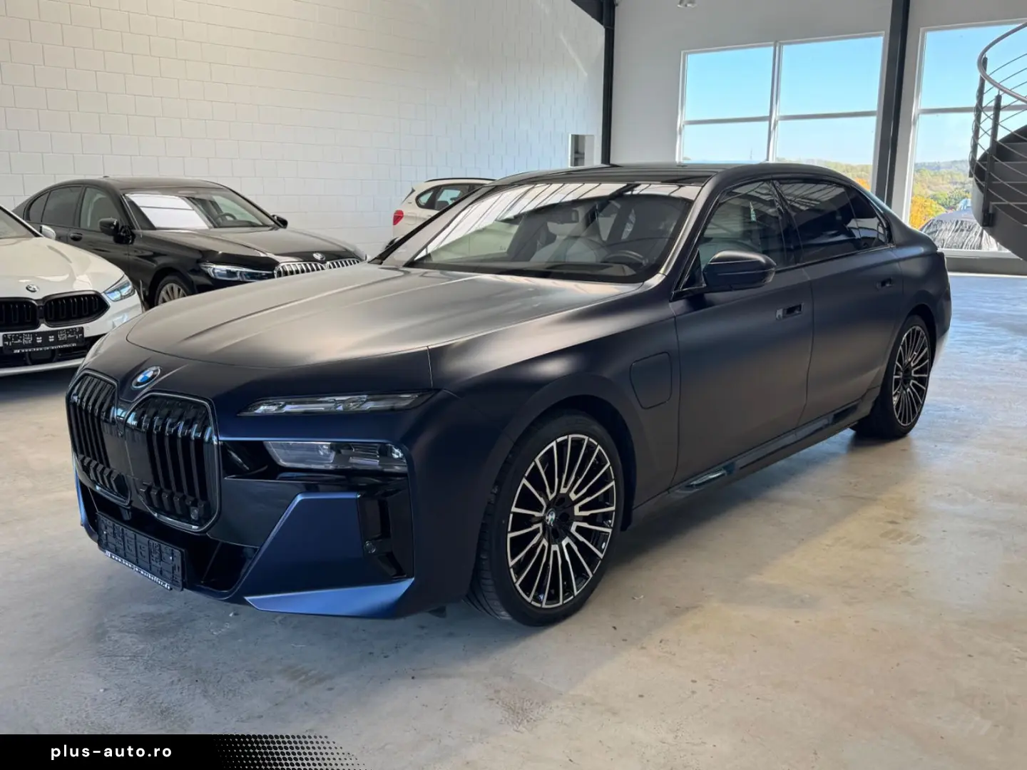 BMW 750e xDrive Individual Pret nou186.900 €   TV