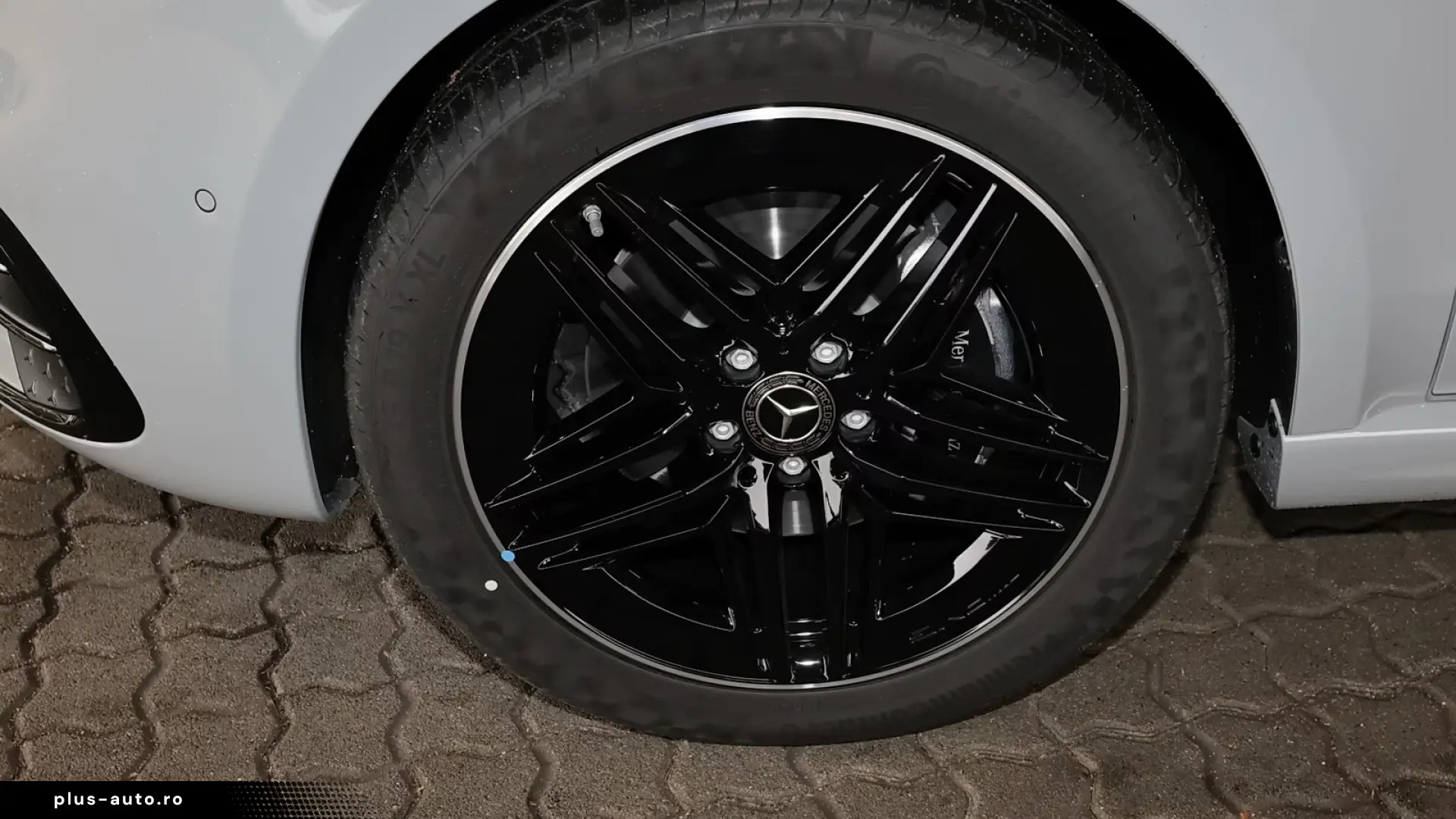 Mercedes-Benz V 300 AVANTGARDE AMG MBUX 360